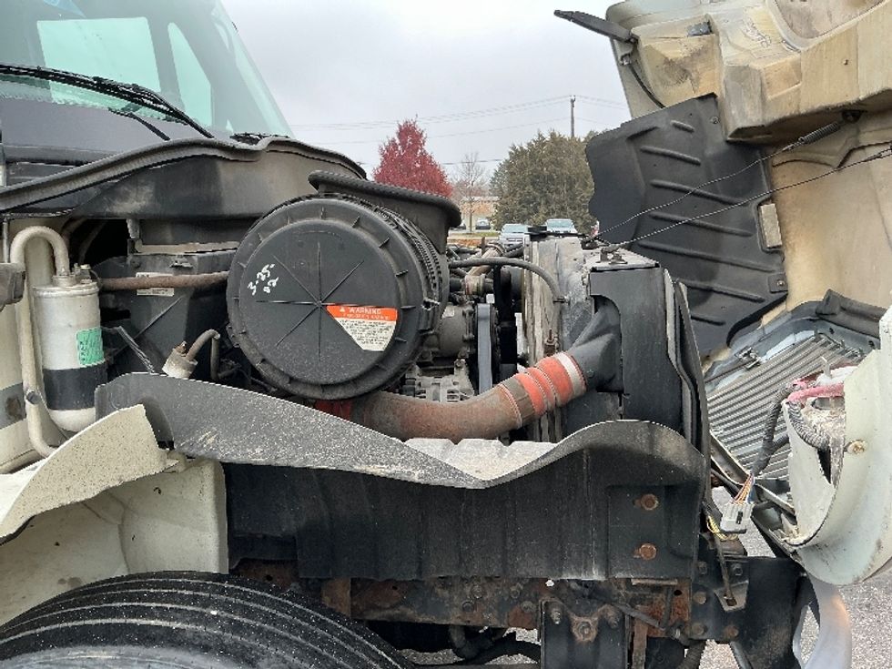 Medium Duty Box Truck-Light and Medium Duty Trucks-International-2006-4300-Elkhart-IN-298,575\n\t\tmiles-$ 9,500 - Image 22