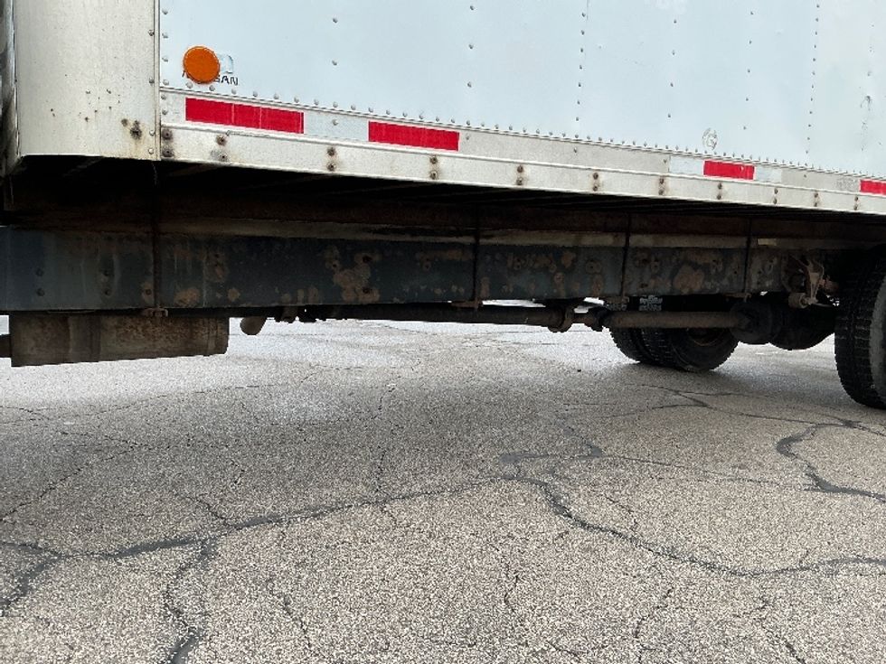 Medium Duty Box Truck-Light and Medium Duty Trucks-International-2006-4300-Elkhart-IN-298,575\n\t\tmiles-$ 9,500 - Image 5
