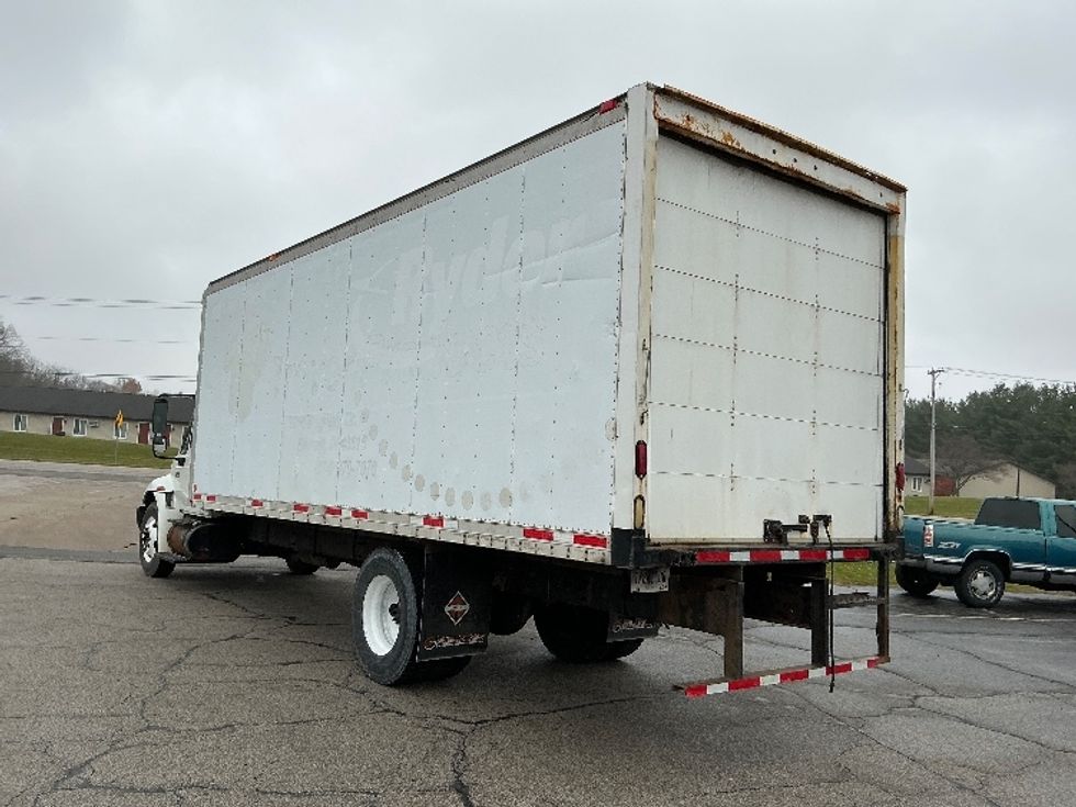 Medium Duty Box Truck-Light and Medium Duty Trucks-International-2006-4300-Elkhart-IN-298,575\n\t\tmiles-$ 9,500 - Image 6