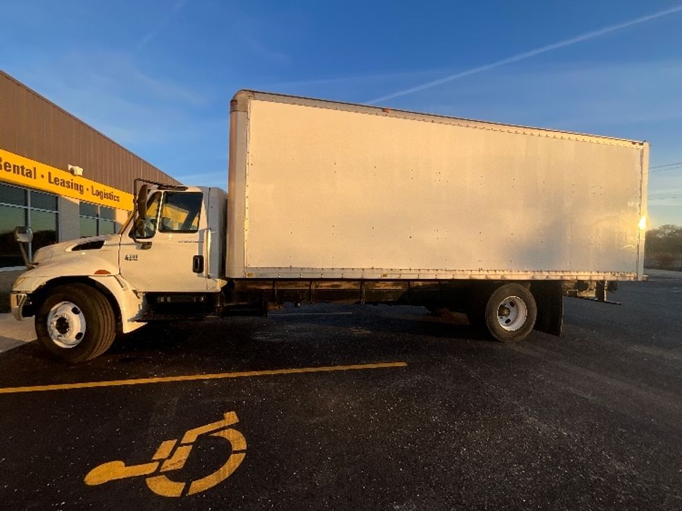 Medium Duty Box Truck-Light and Medium Duty Trucks-International-2006-4300LP-East Chicago-IN-253,346\n\t\tmiles-$ 6,000 - Image 4