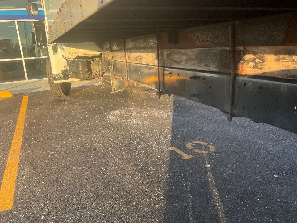 Medium Duty Box Truck-Light and Medium Duty Trucks-International-2006-4300LP-East Chicago-IN-253,346\n\t\tmiles-$ 6,000 - Image 5