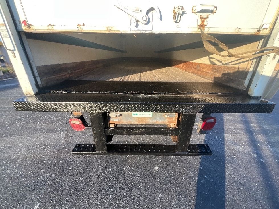 Medium Duty Box Truck-Light and Medium Duty Trucks-International-2006-4300LP-East Chicago-IN-253,346\n\t\tmiles-$ 6,000 - Image 10