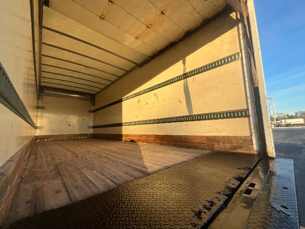 Medium Duty Box Truck-Light and Medium Duty Trucks-International-2006-4300LP-East Chicago-IN-253,346\n\t\tmiles-$ 6,000 - Image 12