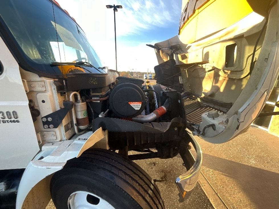 Medium Duty Box Truck-Light and Medium Duty Trucks-International-2006-4300LP-East Chicago-IN-253,346\n\t\tmiles-$ 6,000 - Image 23