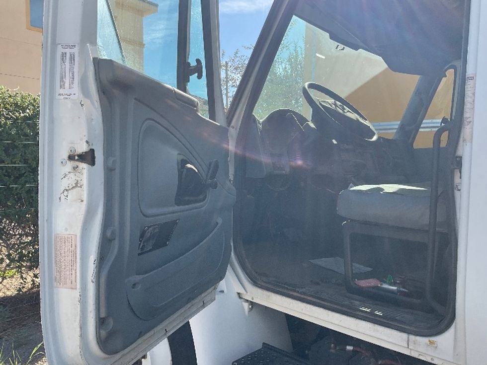 Medium Duty Box Truck-Light and Medium Duty Trucks-International-2007-4300-Albuquerque-NM-349,020\n\t\tmiles-$ 5,000 - Image 9