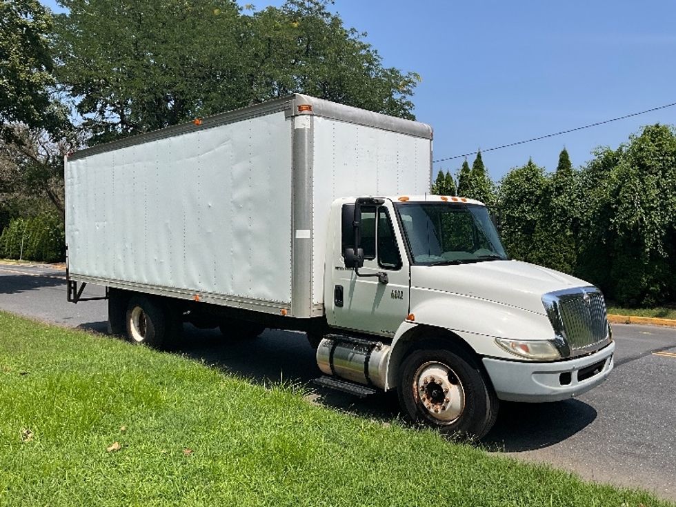 Medium Duty Box Truck-Light and Medium Duty Trucks-International-2007-4300-Reading-PA-236,293\n\t\tmiles-$ 10,500 - Image 1