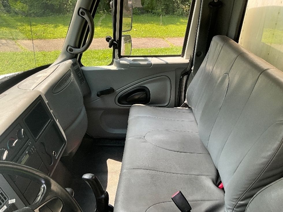 Medium Duty Box Truck-Light and Medium Duty Trucks-International-2007-4300-Reading-PA-236,293\n\t\tmiles-$ 10,500 - Image 18