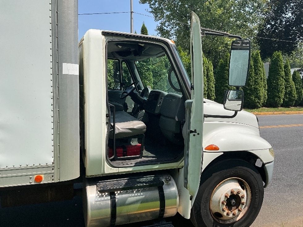 Medium Duty Box Truck-Light and Medium Duty Trucks-International-2007-4300-Reading-PA-236,293\n\t\tmiles-$ 10,500 - Image 19