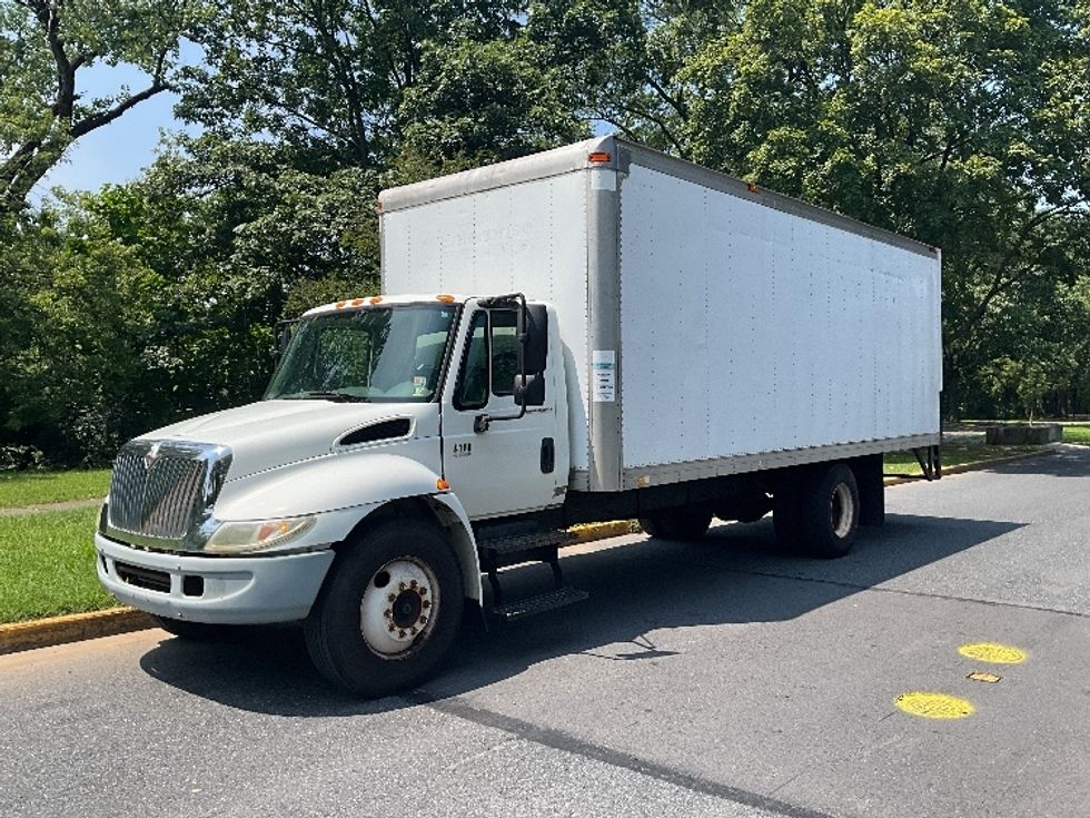 Medium Duty Box Truck-Light and Medium Duty Trucks-International-2007-4300-Reading-PA-236,293\n\t\tmiles-$ 10,500 - Image 3