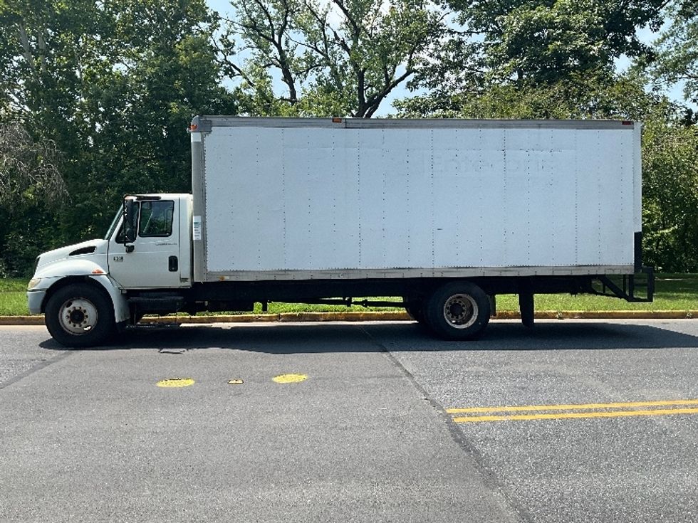Medium Duty Box Truck-Light and Medium Duty Trucks-International-2007-4300-Reading-PA-236,293\n\t\tmiles-$ 10,500 - Image 4