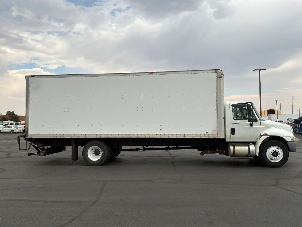 Medium Duty Box Truck-Light and Medium Duty Trucks-International-2010-4300-Aurora-CO-362,685\n\t\tmiles-$ 13,250 - Image 15