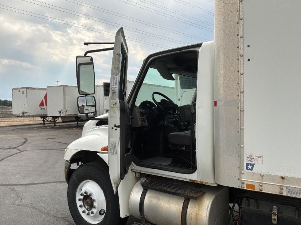 Medium Duty Box Truck-Light and Medium Duty Trucks-International-2010-4300-Aurora-CO-362,685\n\t\tmiles-$ 13,250 - Image 16