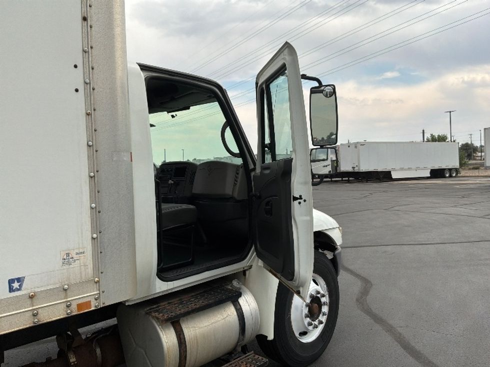Medium Duty Box Truck-Light and Medium Duty Trucks-International-2010-4300-Aurora-CO-362,685\n\t\tmiles-$ 13,250 - Image 20