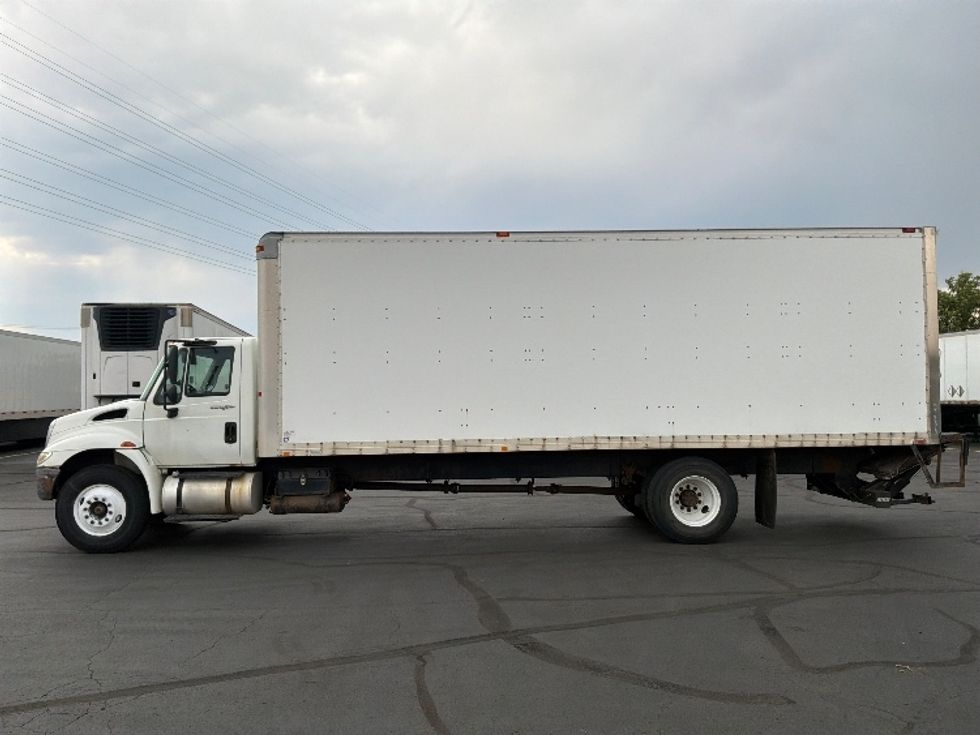 Medium Duty Box Truck-Light and Medium Duty Trucks-International-2010-4300-Aurora-CO-362,685\n\t\tmiles-$ 13,250 - Image 4