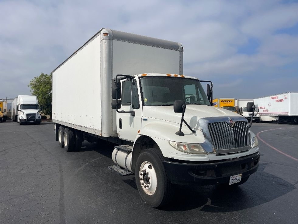 Medium Duty Box Truck-Light and Medium Duty Trucks-International-2011-4300-Santa Ana-CA-164,011\n\t\tmiles-$ 17,500 - Image 1