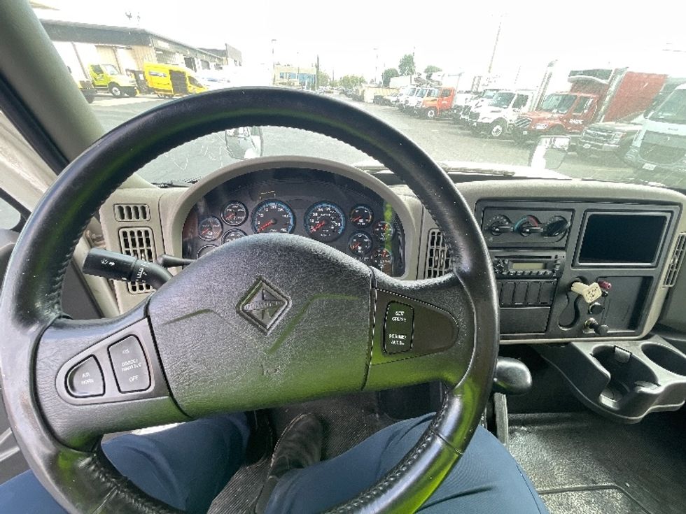 Medium Duty Box Truck-Light and Medium Duty Trucks-International-2011-4300-Santa Ana-CA-164,011\n\t\tmiles-$ 17,500 - Image 17