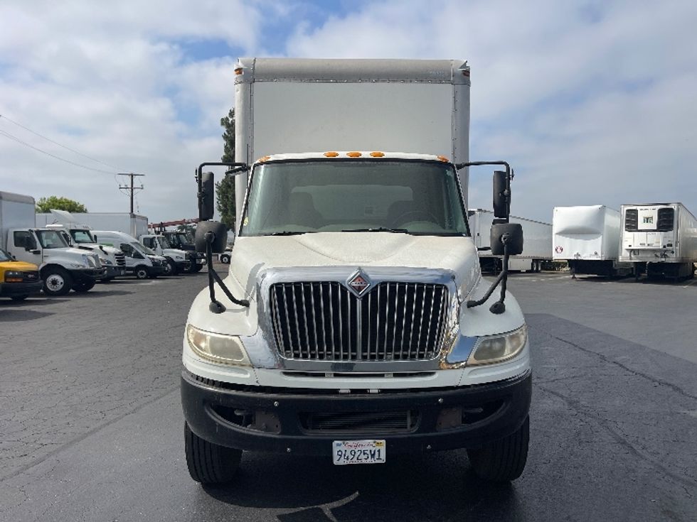 Medium Duty Box Truck-Light and Medium Duty Trucks-International-2011-4300-Santa Ana-CA-164,011\n\t\tmiles-$ 17,500 - Image 2