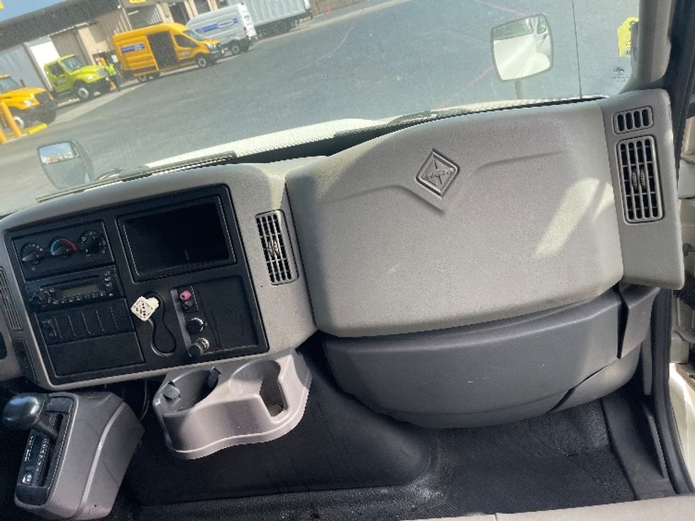 Medium Duty Box Truck-Light and Medium Duty Trucks-International-2011-4300-Santa Ana-CA-164,011\n\t\tmiles-$ 17,500 - Image 21