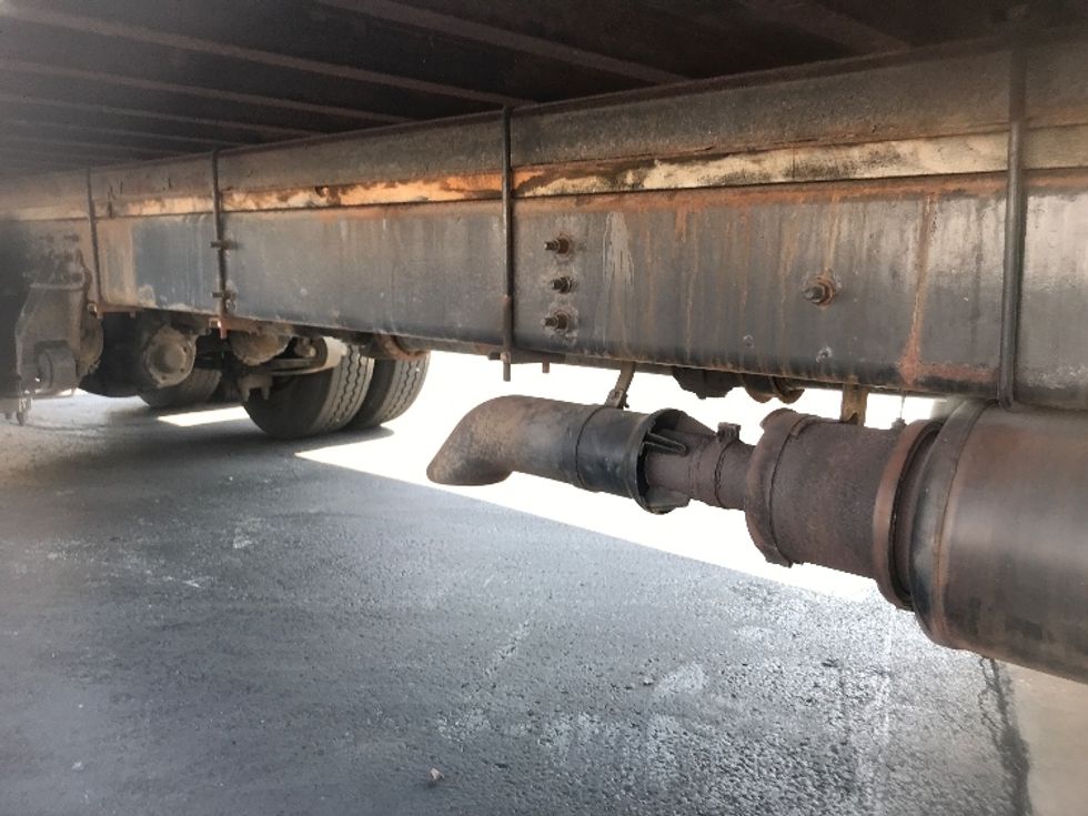 Medium Duty Box Truck-Light and Medium Duty Trucks-International-2011-4400-York-PA-157,150\n\t\tmiles-$ 21,000 - Image 14