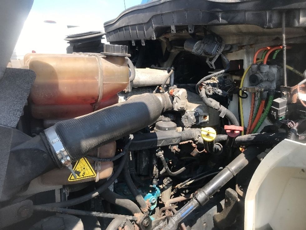 Medium Duty Box Truck-Light and Medium Duty Trucks-International-2011-4400-York-PA-157,150\n\t\tmiles-$ 21,000 - Image 24