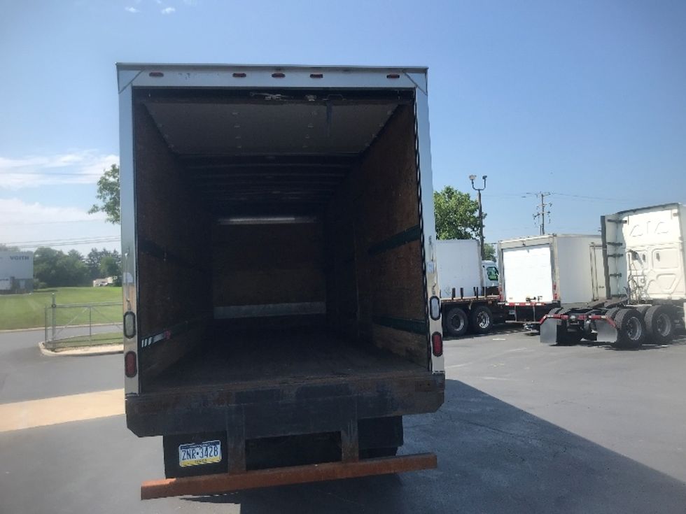 Medium Duty Box Truck-Light and Medium Duty Trucks-International-2011-4400-York-PA-157,150\n\t\tmiles-$ 21,000 - Image 8