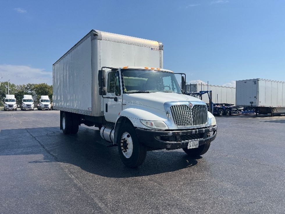 Medium Duty Box Truck-Light and Medium Duty Trucks-International-2012-4300-Melrose Park-IL-233,838\n\t\tmiles-$ 9,500 - Image 1