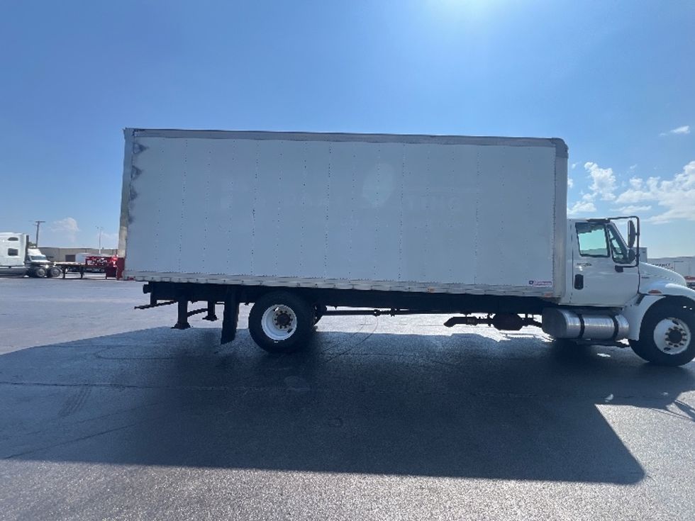 Medium Duty Box Truck-Light and Medium Duty Trucks-International-2012-4300-Melrose Park-IL-233,838\n\t\tmiles-$ 9,500 - Image 15