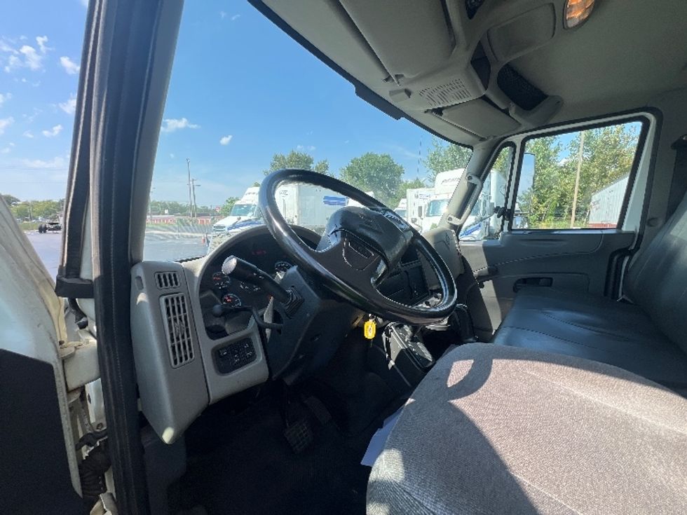 Medium Duty Box Truck-Light and Medium Duty Trucks-International-2012-4300-Melrose Park-IL-233,838\n\t\tmiles-$ 9,500 - Image 17