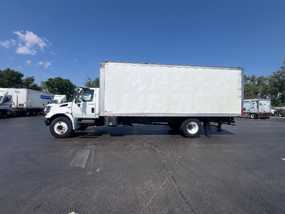 Medium Duty Box Truck-Light and Medium Duty Trucks-International-2012-4300-Melrose Park-IL-233,838\n\t\tmiles-$ 9,500 - Image 4
