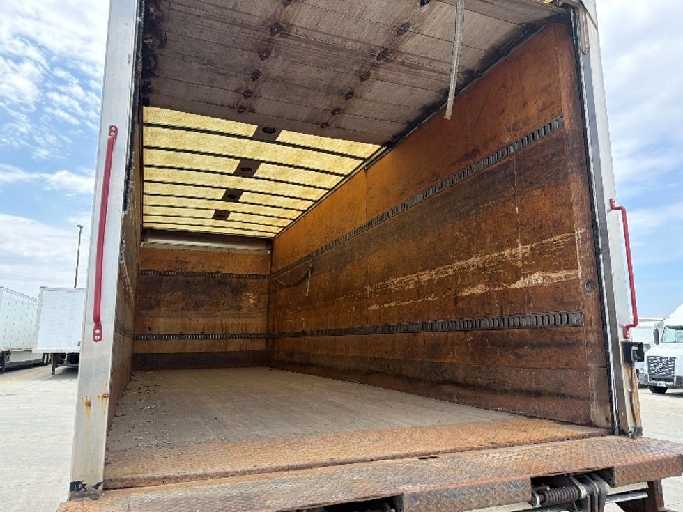 Medium Duty Box Truck-Light and Medium Duty Trucks-International-2012-4400-West Fargo-ND-336,236\n\t\tmiles-$ 8,500 - Image 12
