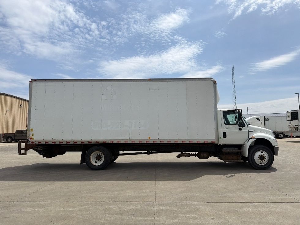Medium Duty Box Truck-Light and Medium Duty Trucks-International-2012-4400-West Fargo-ND-336,236\n\t\tmiles-$ 8,500 - Image 15