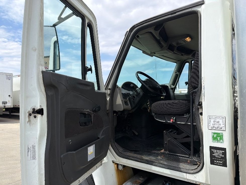 Medium Duty Box Truck-Light and Medium Duty Trucks-International-2012-4400-West Fargo-ND-336,236\n\t\tmiles-$ 8,500 - Image 16