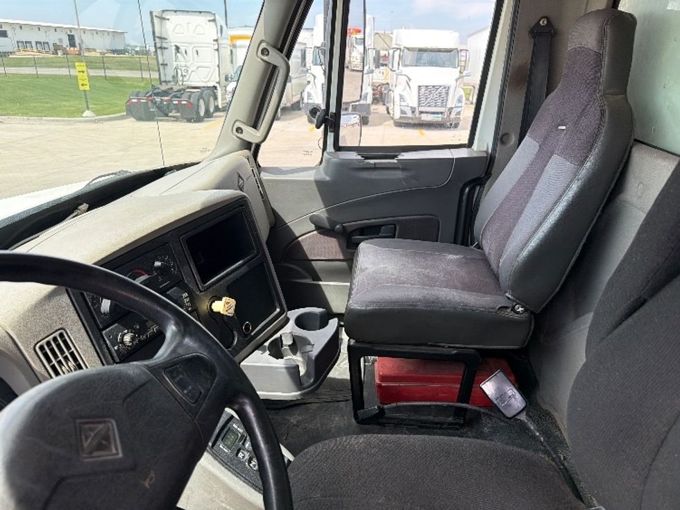 Medium Duty Box Truck-Light and Medium Duty Trucks-International-2012-4400-West Fargo-ND-336,236\n\t\tmiles-$ 8,500 - Image 19
