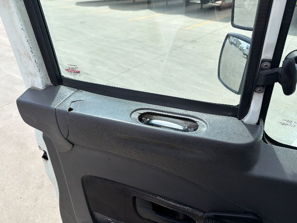 Medium Duty Box Truck-Light and Medium Duty Trucks-International-2012-4400-West Fargo-ND-336,236\n\t\tmiles-$ 8,500 - Image 25