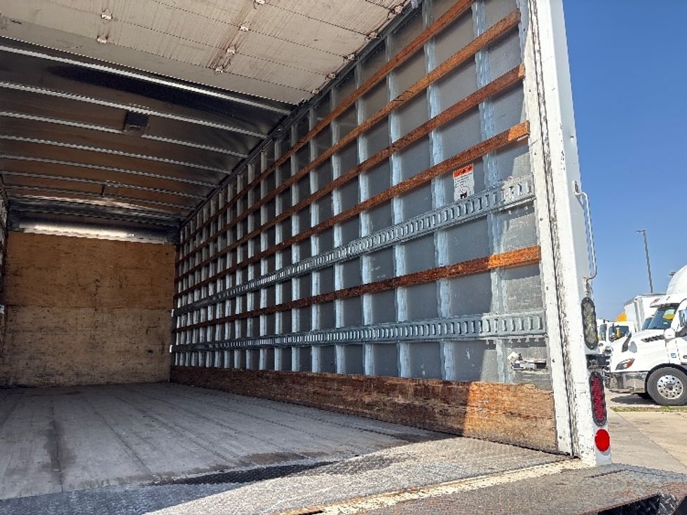 Medium Duty Box Truck-Light and Medium Duty Trucks-International-2013-4300-Arlington-TX-196,283\n\t\tmiles-$ 24,000 - Image 12