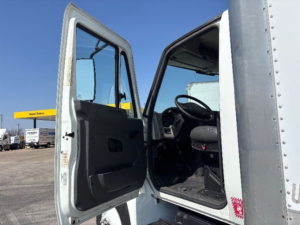 Medium Duty Box Truck-Light and Medium Duty Trucks-International-2013-4300-Arlington-TX-196,283\n\t\tmiles-$ 24,000 - Image 16