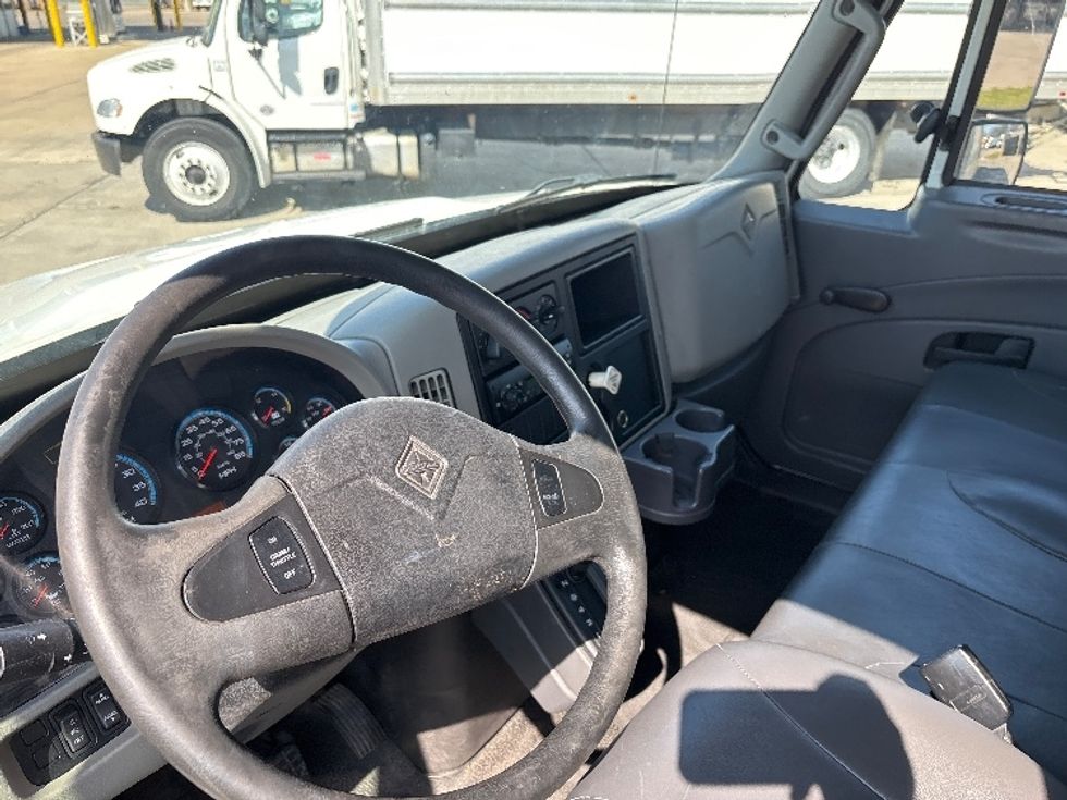 Medium Duty Box Truck-Light and Medium Duty Trucks-International-2013-4300-Arlington-TX-196,283\n\t\tmiles-$ 24,000 - Image 17