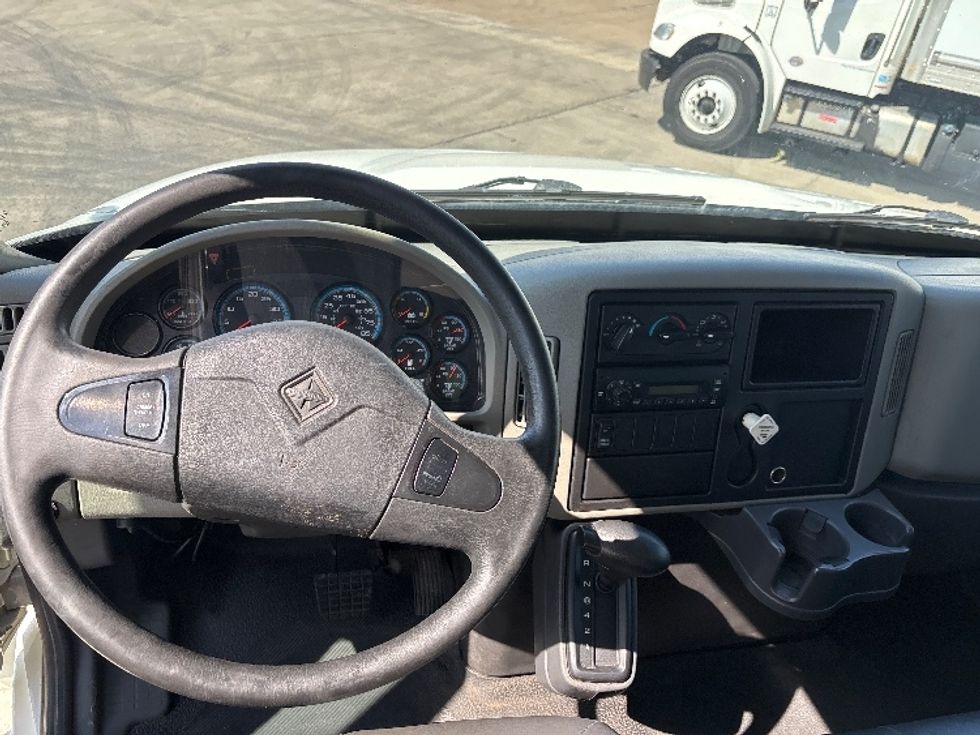 Medium Duty Box Truck-Light and Medium Duty Trucks-International-2013-4300-Arlington-TX-196,283\n\t\tmiles-$ 24,000 - Image 18