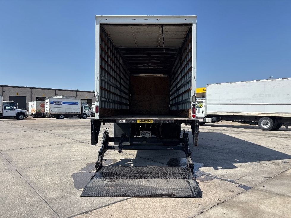 Medium Duty Box Truck-Light and Medium Duty Trucks-International-2013-4300-Arlington-TX-196,283\n\t\tmiles-$ 24,000 - Image 9