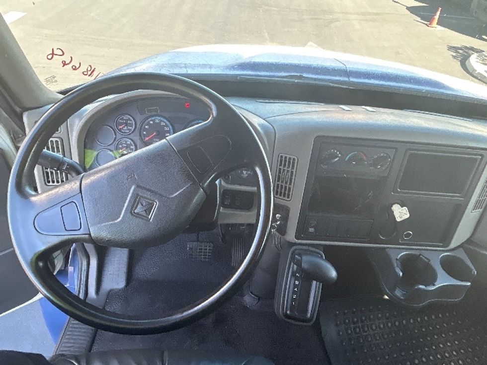 Medium Duty Box Truck-Light and Medium Duty Trucks-International-2013-4300-Ontario-CA-213,313\n\t\tmiles-$ 15,500 - Image 18