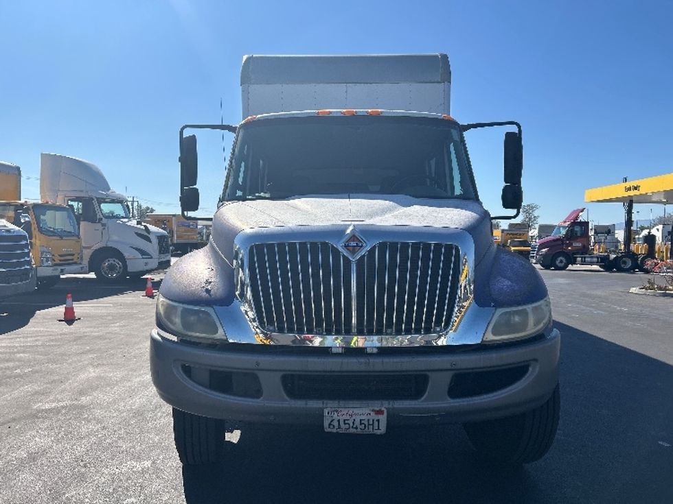 Medium Duty Box Truck-Light and Medium Duty Trucks-International-2013-4300-Ontario-CA-213,313\n\t\tmiles-$ 15,500 - Image 2