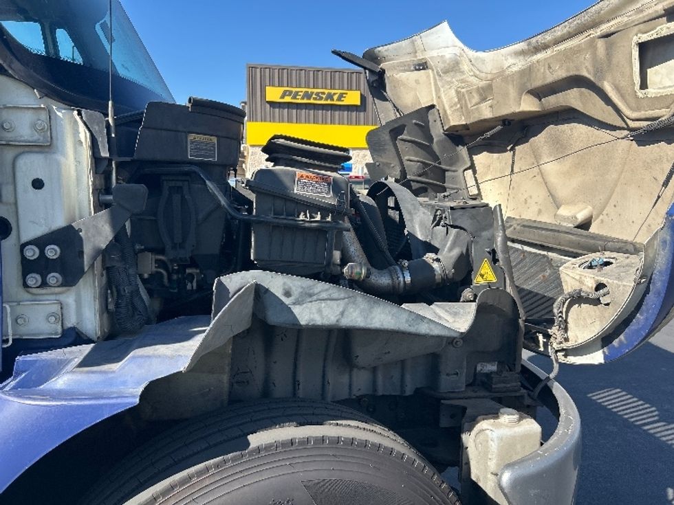 Medium Duty Box Truck-Light and Medium Duty Trucks-International-2013-4300-Ontario-CA-213,313\n\t\tmiles-$ 15,500 - Image 23