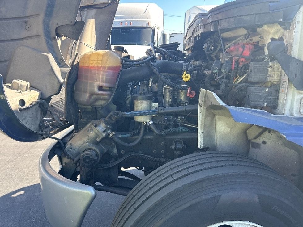 Medium Duty Box Truck-Light and Medium Duty Trucks-International-2013-4300-Ontario-CA-213,313\n\t\tmiles-$ 15,500 - Image 24