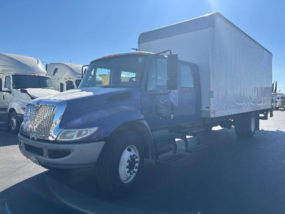 Medium Duty Box Truck-Light and Medium Duty Trucks-International-2013-4300-Ontario-CA-213,313\n\t\tmiles-$ 15,500 - Image 3