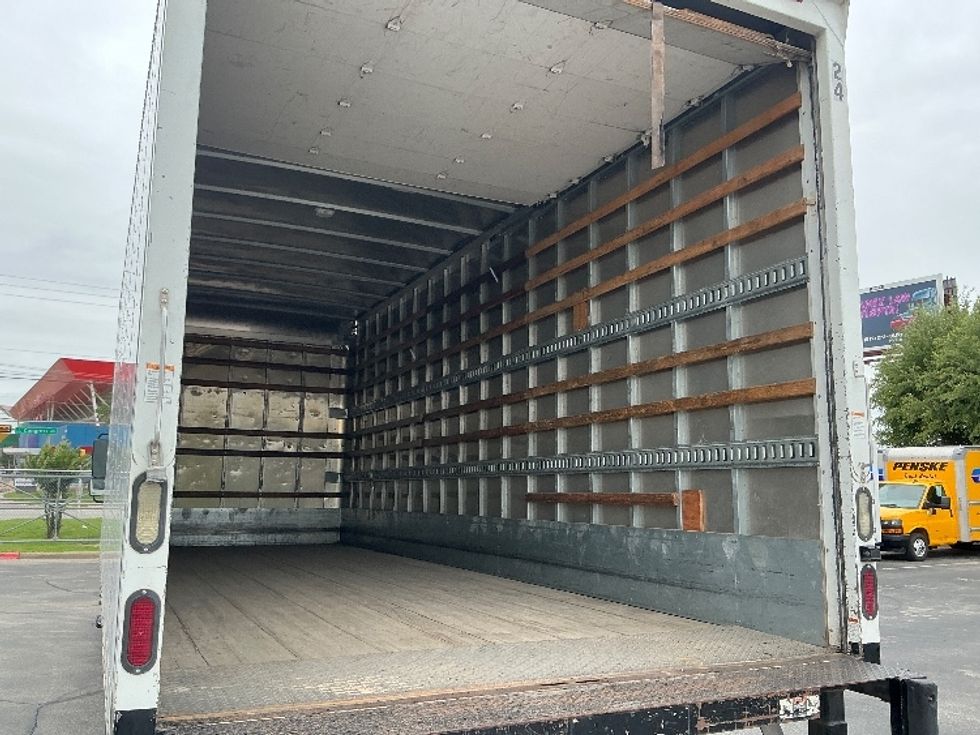 Medium Duty Box Truck-Light and Medium Duty Trucks-International-2014-4300-Austin-TX-107,852\n\t\tmiles-$ 39,000 - Image 12
