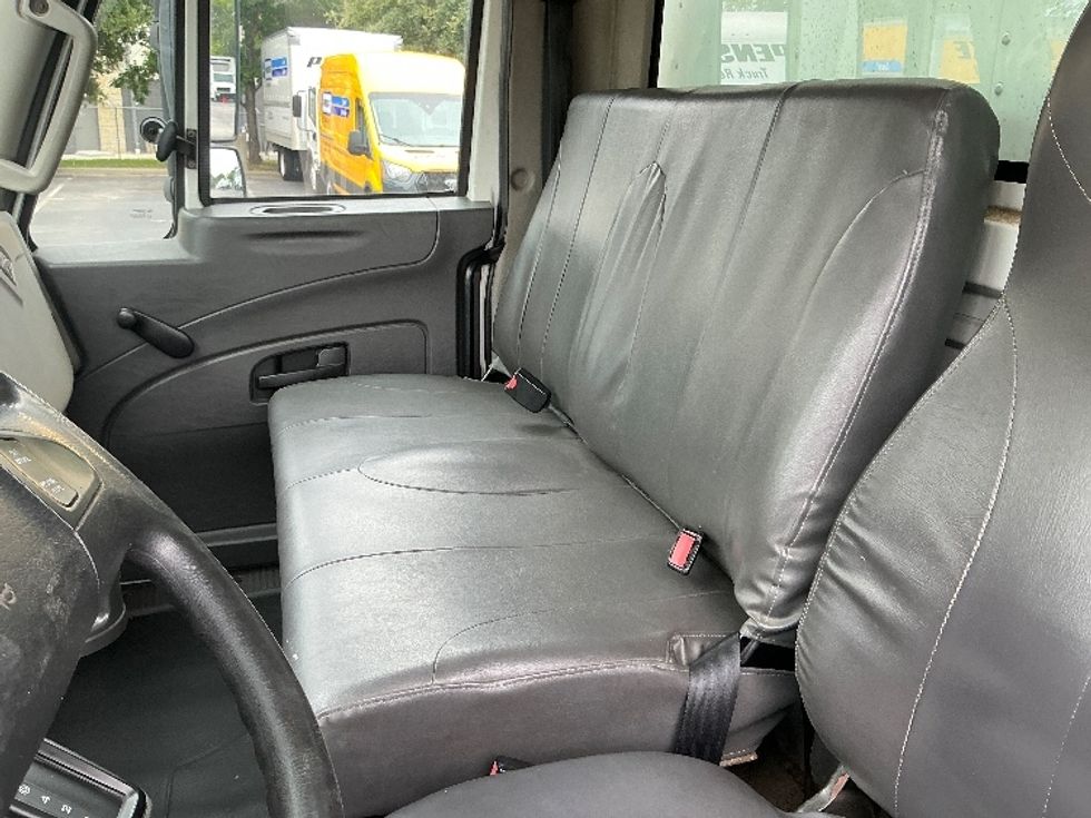 Medium Duty Box Truck-Light and Medium Duty Trucks-International-2014-4300-Austin-TX-107,852\n\t\tmiles-$ 39,000 - Image 19