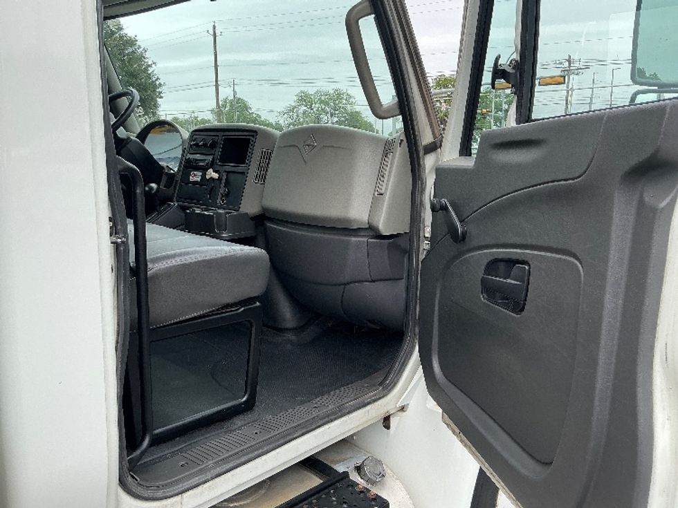 Medium Duty Box Truck-Light and Medium Duty Trucks-International-2014-4300-Austin-TX-107,852\n\t\tmiles-$ 39,000 - Image 20