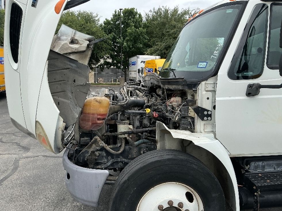 Medium Duty Box Truck-Light and Medium Duty Trucks-International-2014-4300-Austin-TX-107,852\n\t\tmiles-$ 39,000 - Image 24