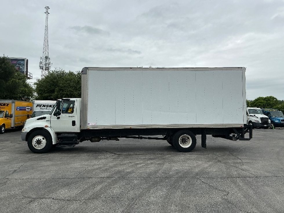 Medium Duty Box Truck-Light and Medium Duty Trucks-International-2014-4300-Austin-TX-107,852\n\t\tmiles-$ 39,000 - Image 4