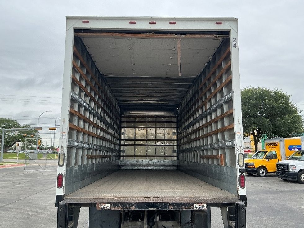 Medium Duty Box Truck-Light and Medium Duty Trucks-International-2014-4300-Austin-TX-107,852\n\t\tmiles-$ 39,000 - Image 5